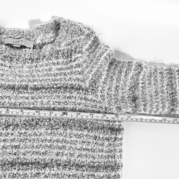 Ann Taylor Loft Gray White Fuzzy Sweater XS Wool Alpaca Blend Long Sleeves - Picture 4 of 9